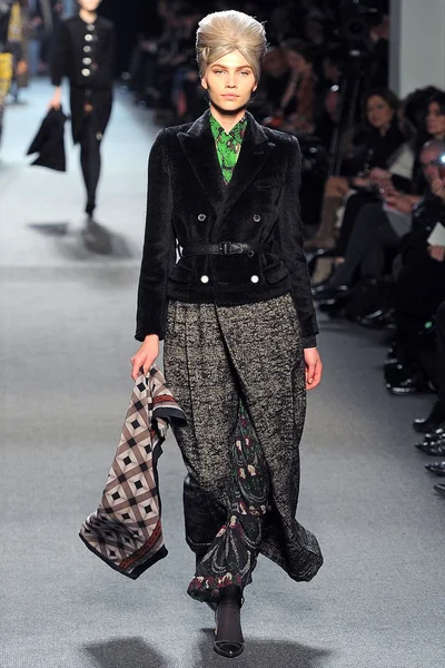 Look 9